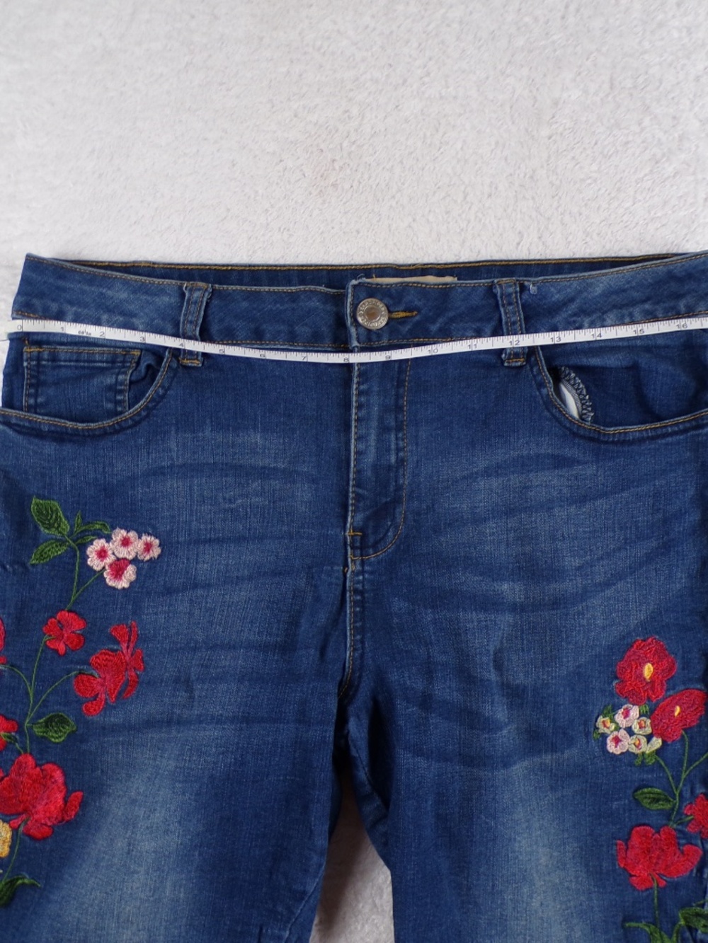 Sandpiper floral embroidered denim bermuda women's shorts Size 12 - Picture 4 of 7